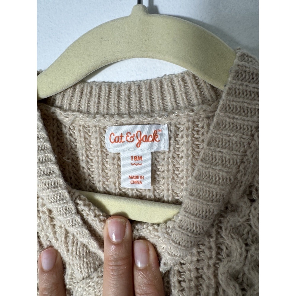 Cat & Jack Cable Knit Sweater  Tan/cream Sz‎  18 Months Unisex - Picture 2 of 5